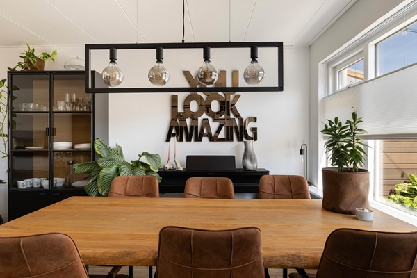 Foto - Te koop: instapklare hoekwoning met oprit en garage!